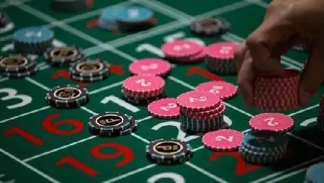 Live roulette table on spo platform viewed on a mobile phone in the Philippines
